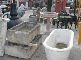Antichit Bianchi Roberto,il camino antico in pietra e marmo,Le Ville di Monterchi (Arezzo), CAMINI ANTICHI, MATERIALI DA RECUPERO,alari antichi,pavimenti antichi in cotto,tegole e coppi antichi, ferro battuto,rame antico,portali antichi in pietra e marmo,orci antichi in cotto dell'Impruneta,fontane, statue e colonne antiche in pietra antica e marmo antico,materiali di recupero,coppi antichi,cancelli in ferro battuto,cassaforte antica,caminetti antichi,accessori per il camino,presso la Madonna del Parto.