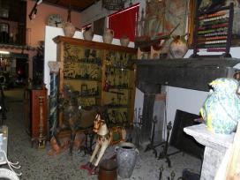 Antichit Bianchi Roberto,il camino antico in pietra e marmo,Le Ville di Monterchi (Arezzo), CAMINI ANTICHI, MATERIALI DA RECUPERO,alari antichi,pavimenti antichi in cotto,tegole e coppi antichi, ferro battuto,rame antico,portali antichi in pietra e marmo,orci antichi in cotto dell'Impruneta,fontane, statue e colonne antiche in pietra antica e marmo antico,materiali di recupero,coppi antichi,cancelli in ferro battuto,cassaforte antica,caminetti antichi,accessori per il camino,presso la Madonna del Parto.