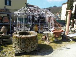 Antichit Bianchi (Arezzo)-Camini antichi in pietra e marmo toscani e umbri.