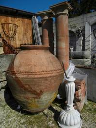 Antichit Bianchi (Arezzo)-Camini antichi in pietra e marmo toscani e umbri.