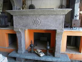 Antichit Bianchi - Camini antichi in pietra e marmo umbri e toscani